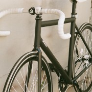 Pecobikes Festka plášť Schwalbe Lugano whitestraps